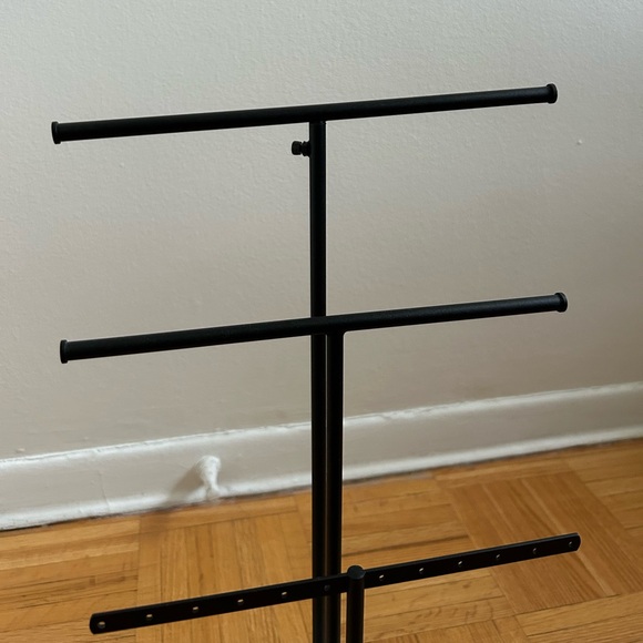 Jewerly Stand - 3-Tier Hanger - Picture 5 of 5